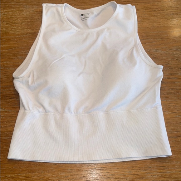 Tops - Elegant White Sleeveless Tank Top